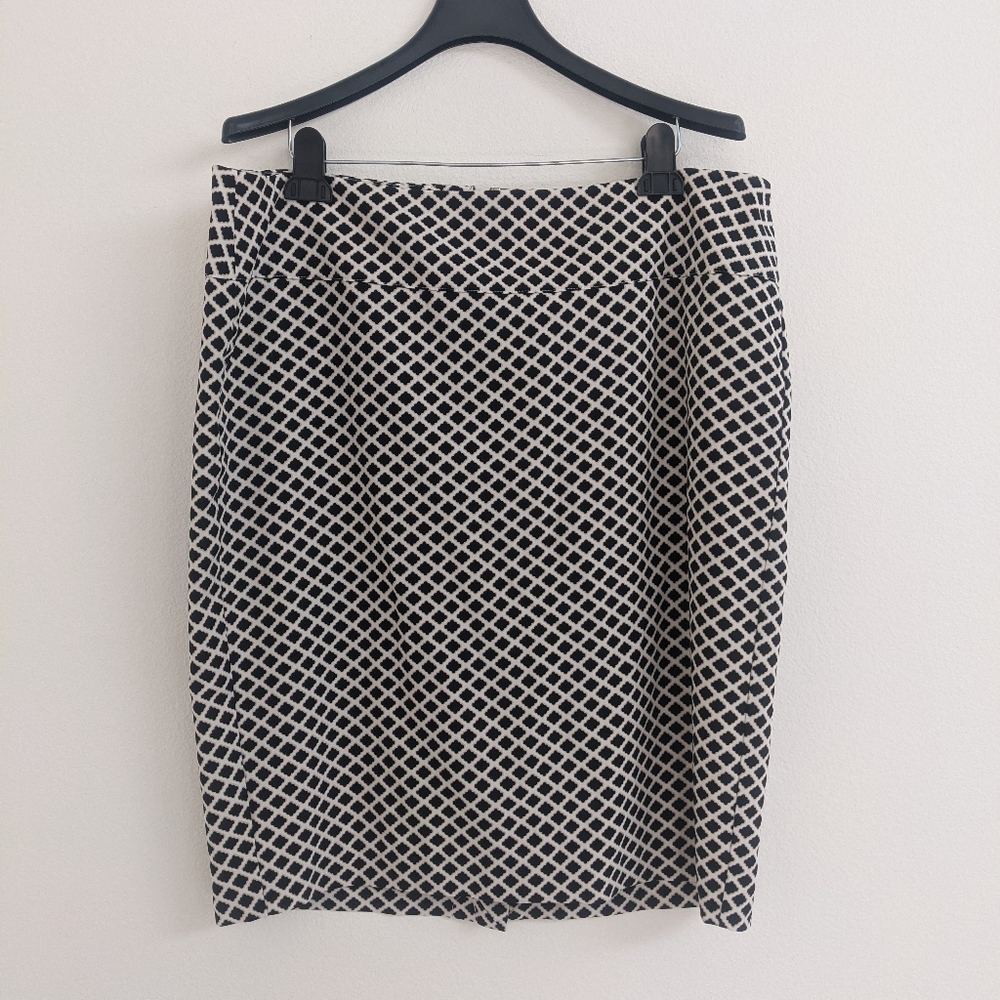 Lane Bryant Geometric Pattern Pencil Skirt